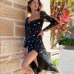 ♥️ NWT Aritzia Wilfred Mencia Dress